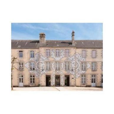 40 ans de création en dentelle - Yves Saint-Laurent, haute couture